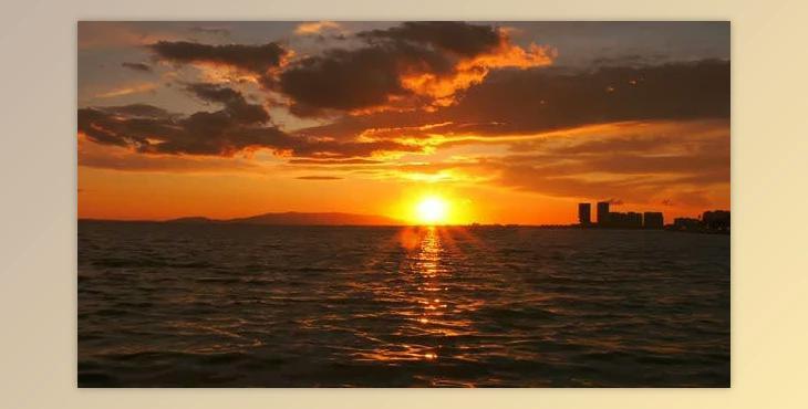 Sunset And Heavenly Clouds And Sea Time Lapse (Videohive 23819290)